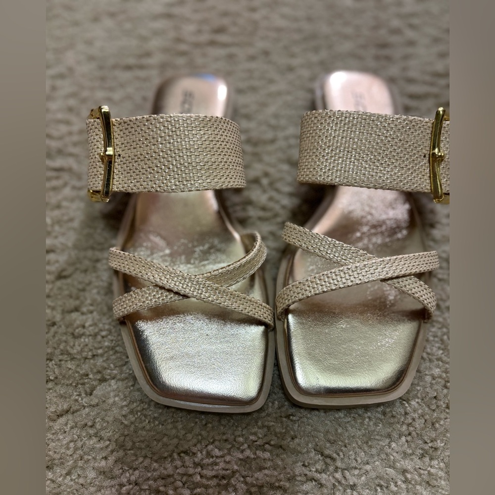 Versona Beige Sandals with Gold Accents